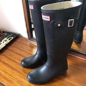 Hunter boots matte black size 7
